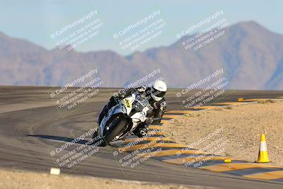 media/Dec-16-2023-CVMA (Sat) [[bb38a358a2]]/Race 11 Amateur Supersport Open/